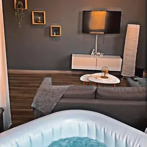 Cosy Et Chaleureux Avec Jacuzzi Seraing